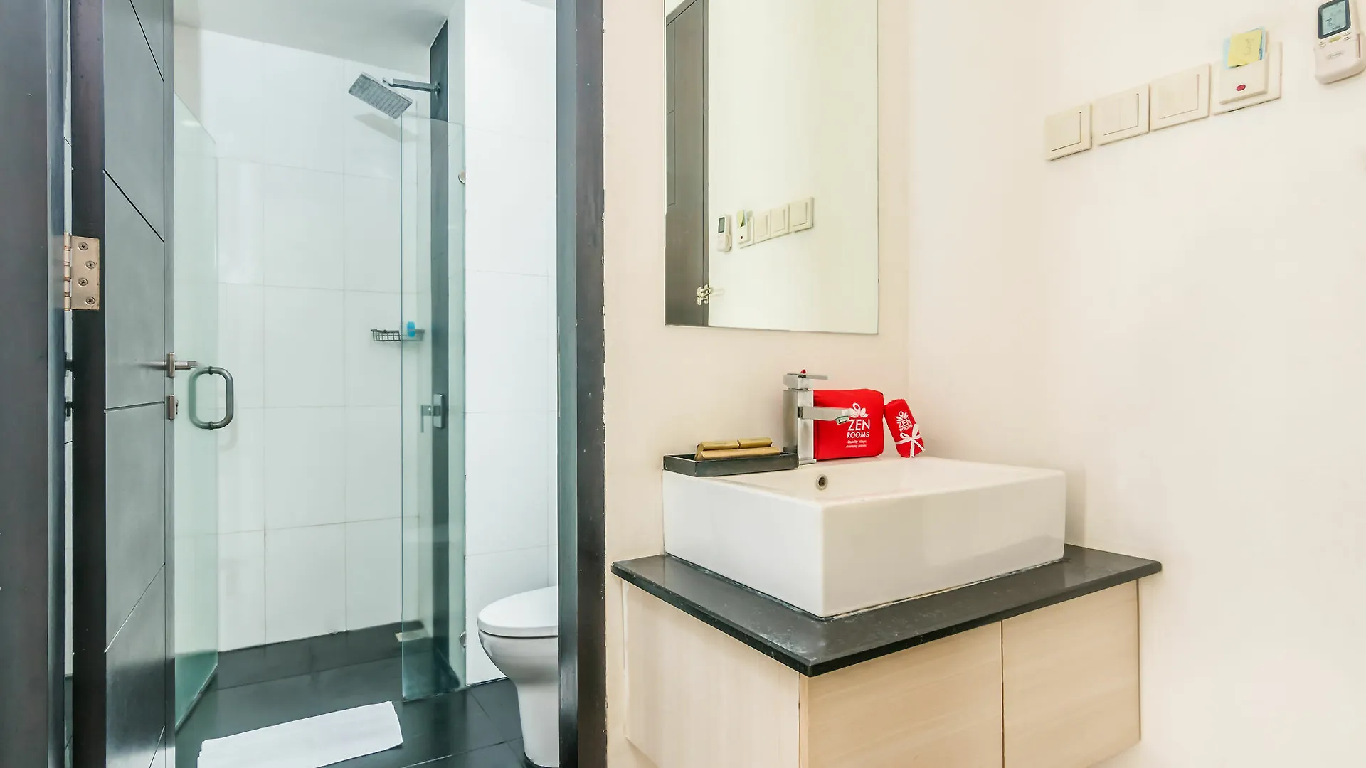 Zen Rooms Seminyak Umalas 3*,